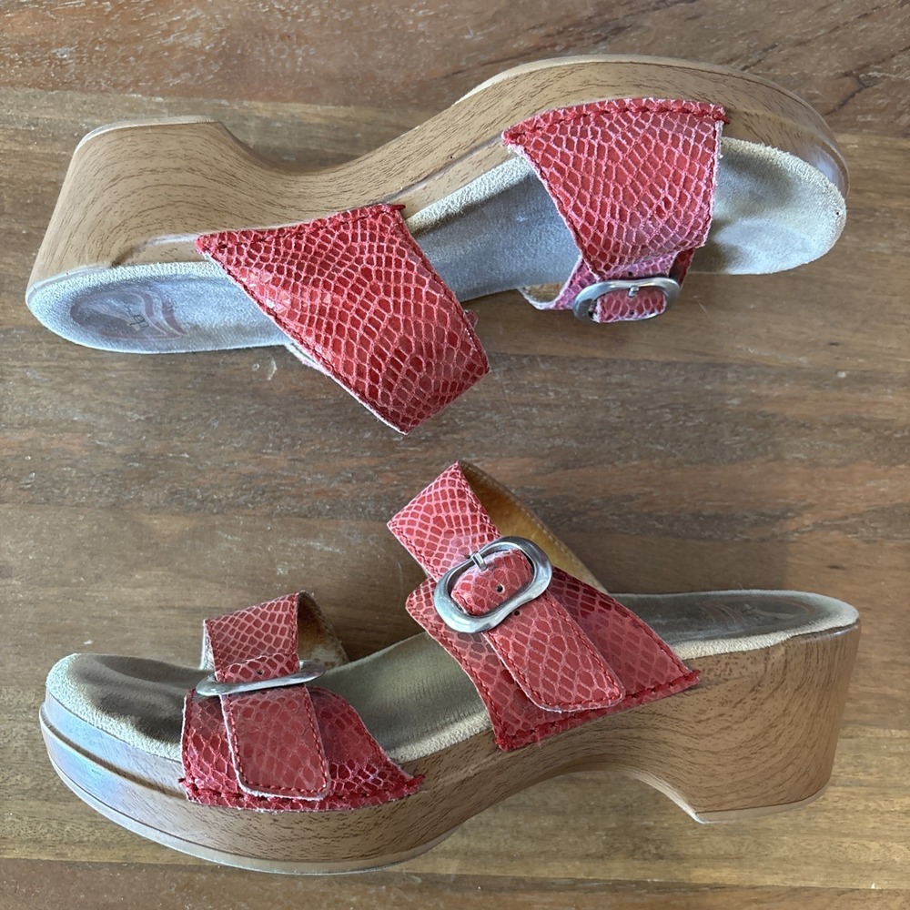 Dansko Sophie Red Snakeskin Leather Chunky Platform Sandals 2 Strap Buckle 39